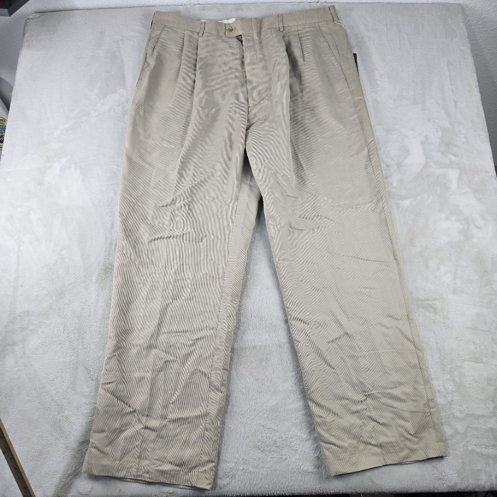 VTG Nike Golf Pants Mens Pleated Biege Size 42x32 NWT